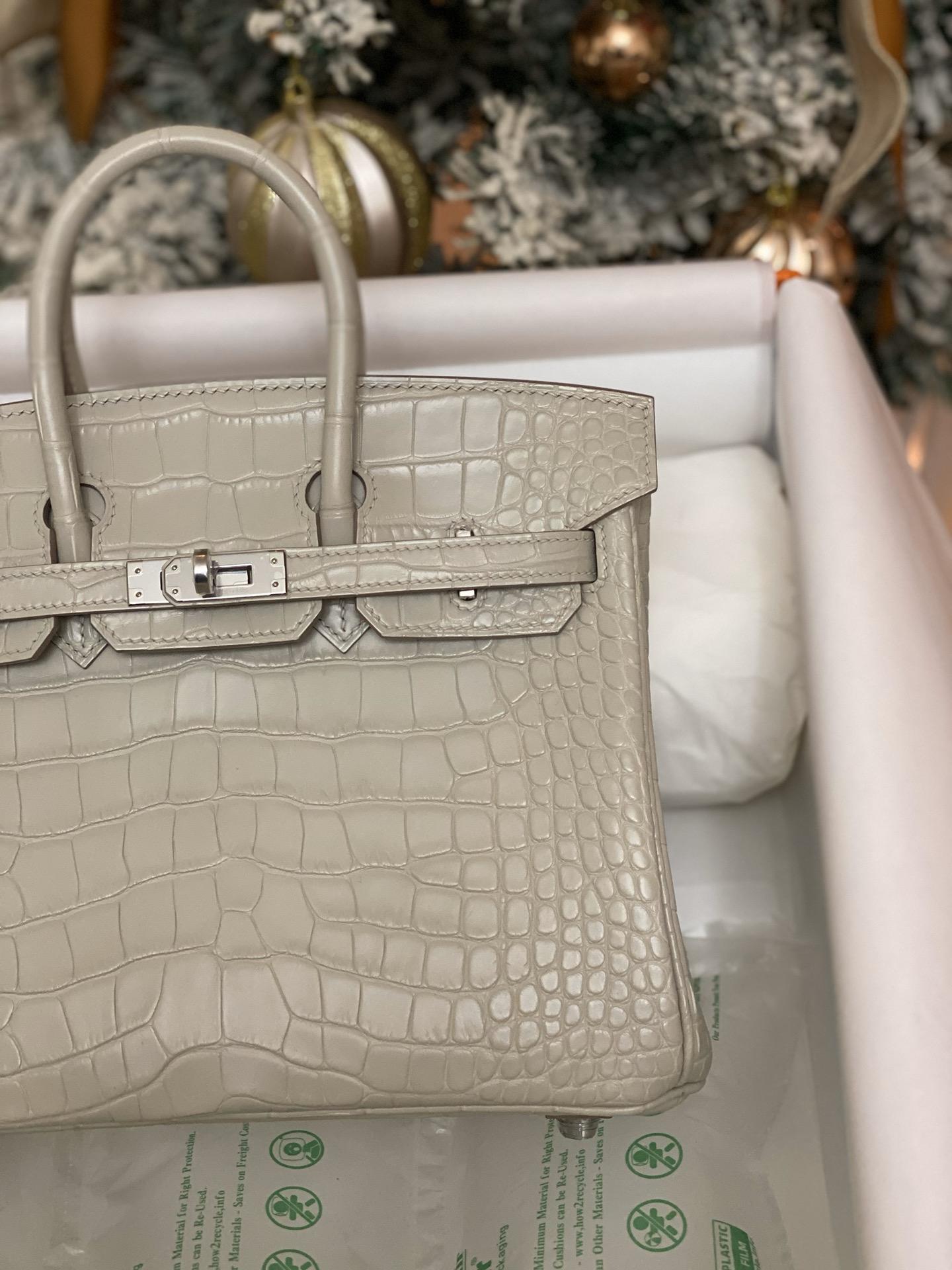 hermes-birkin-25-bag-7394_16844050614-1000