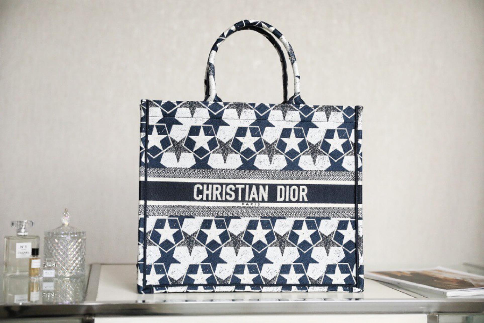 large-dior-book-tote-122_168434950710-1000