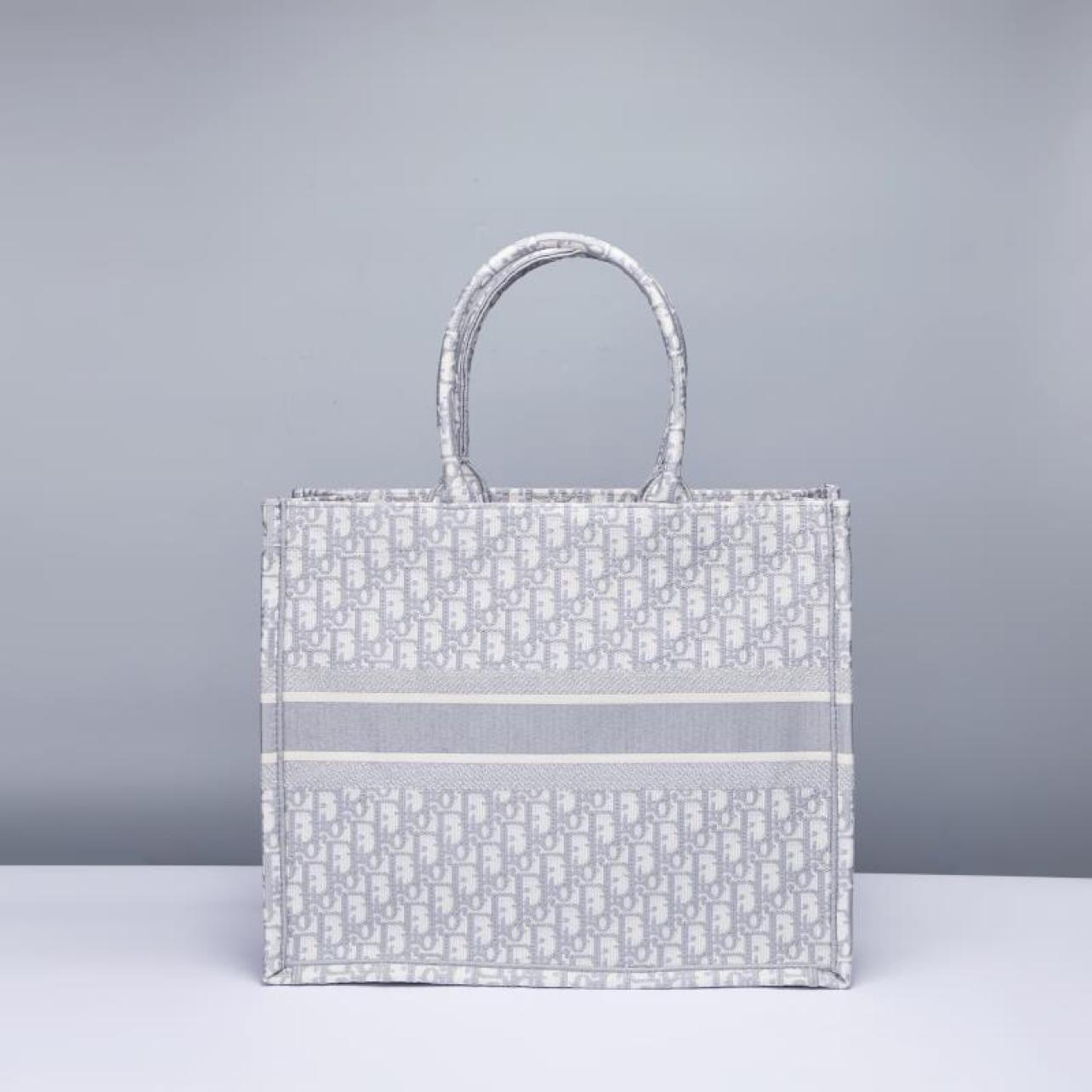 large-dior-book-tote-128_16843495263-1000