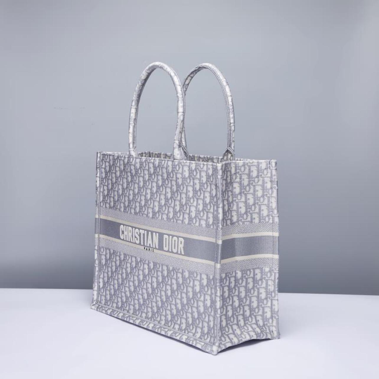 large-dior-book-tote-128_16843495265-1000