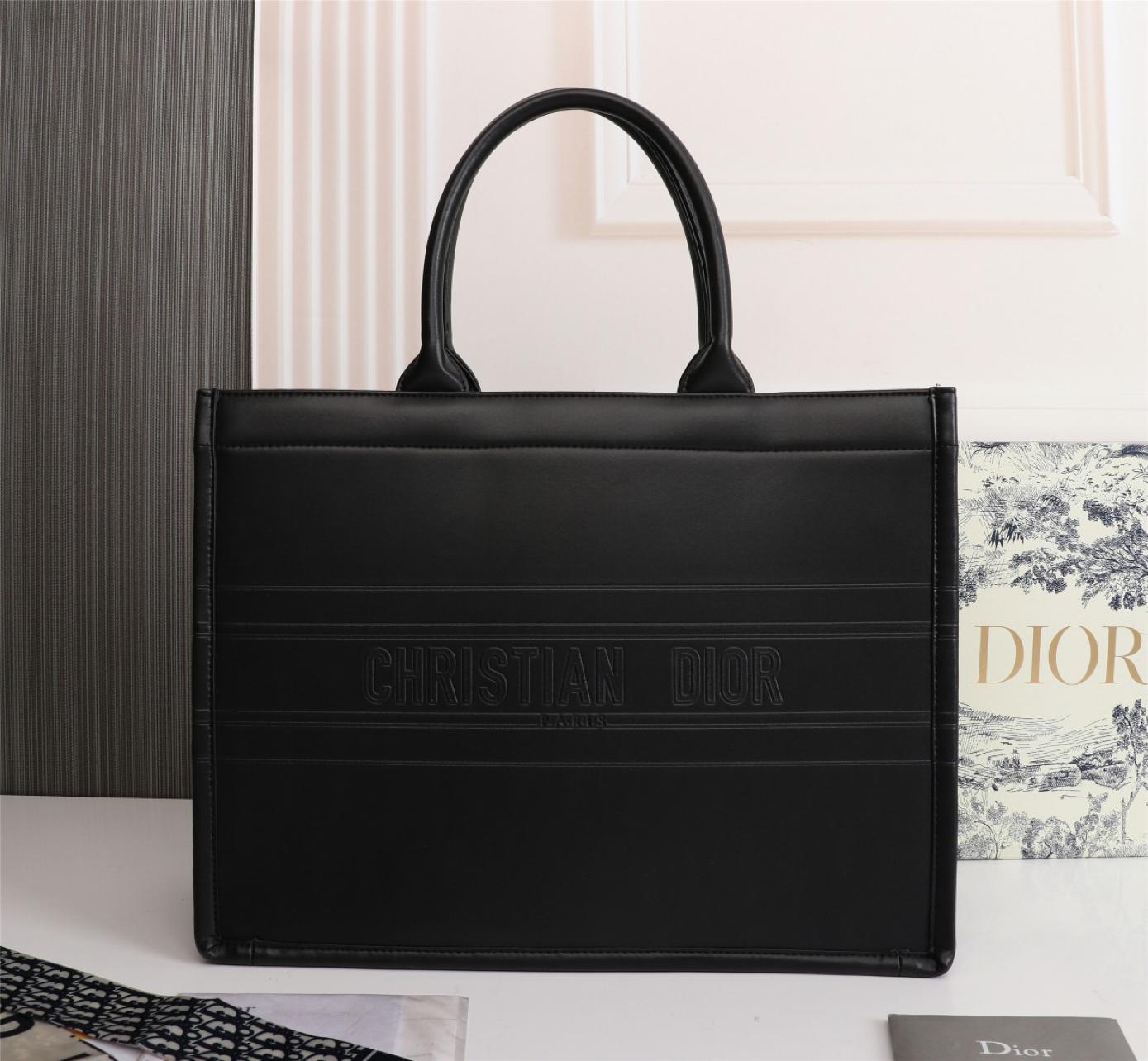 large-dior-book-tote-130_16843495312-1000