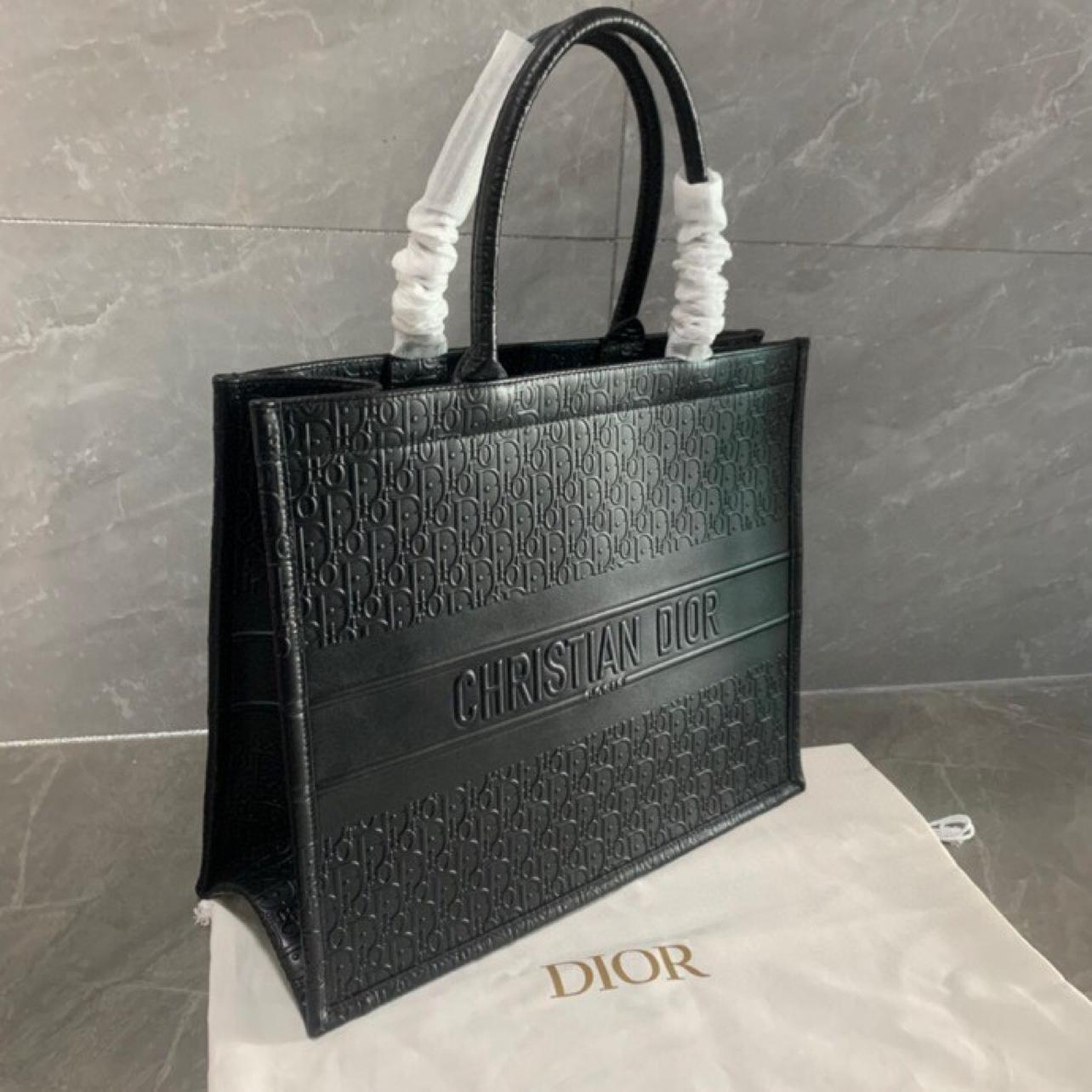 large-dior-book-tote-145_16843495877-1000