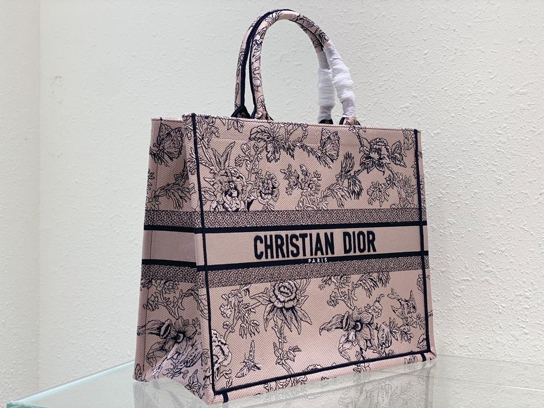 large-dior-book-tote-6345_16844030492-1000