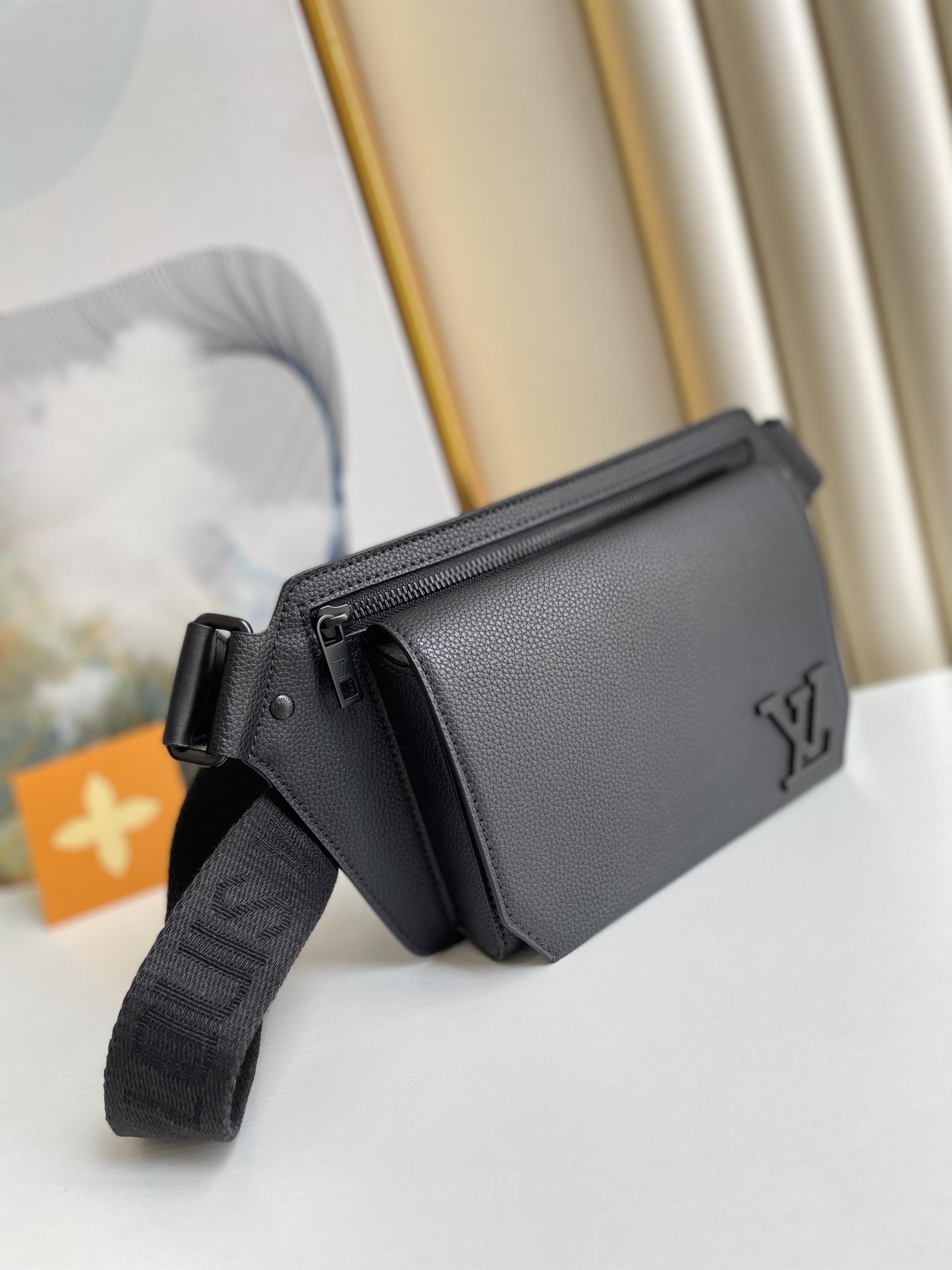 lv-aerogram-slingbag-2295_16843950865-1000