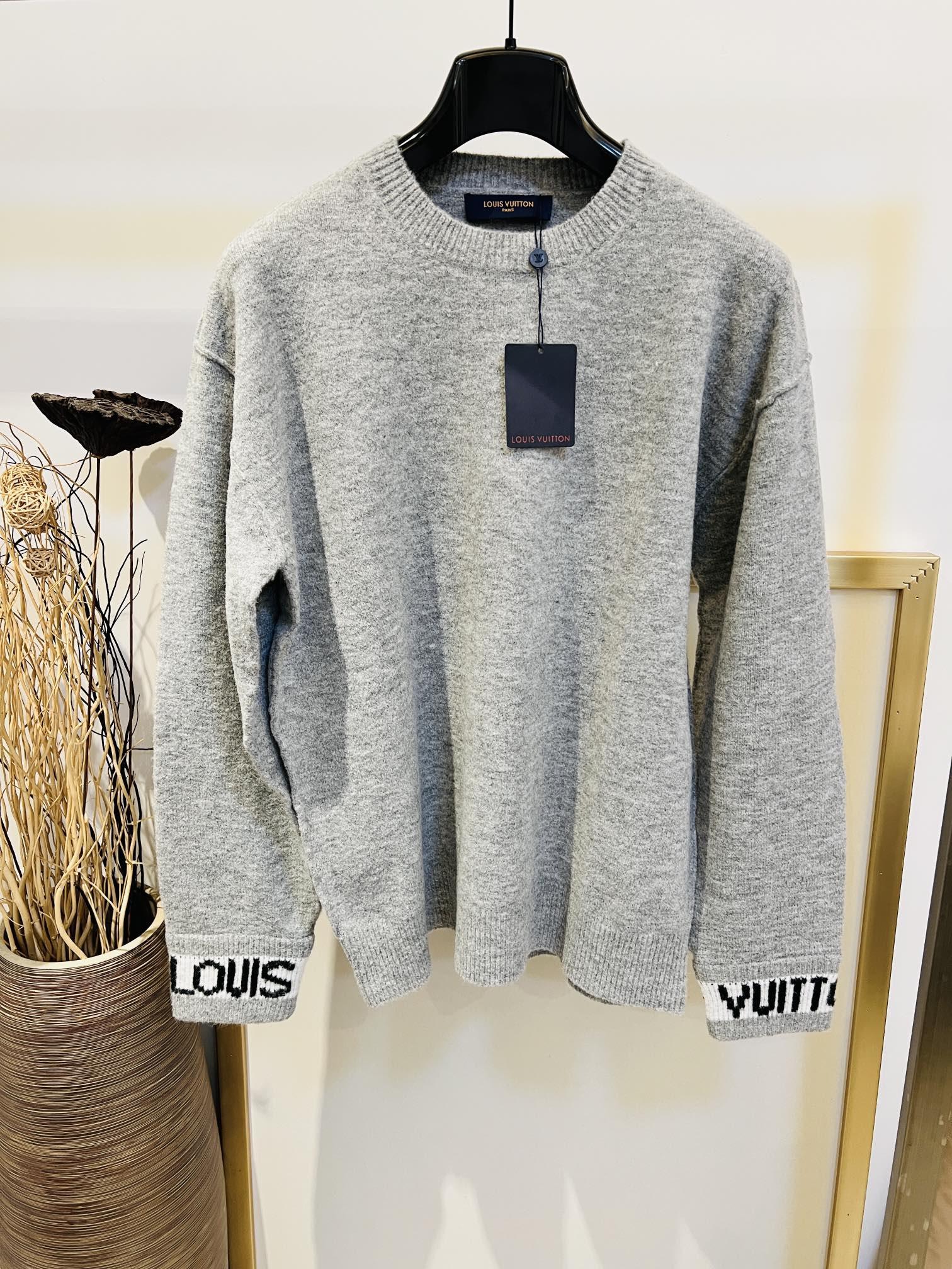 lv-cuffs-cashmere-crewneck-5590_16845009132-1000