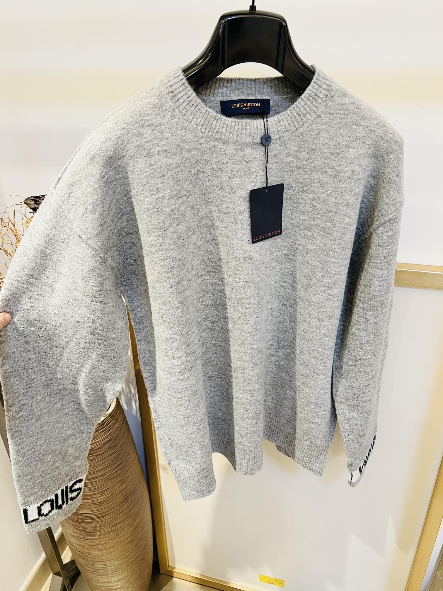 lv-cuffs-cashmere-crewneck-5590_16845009144-1000