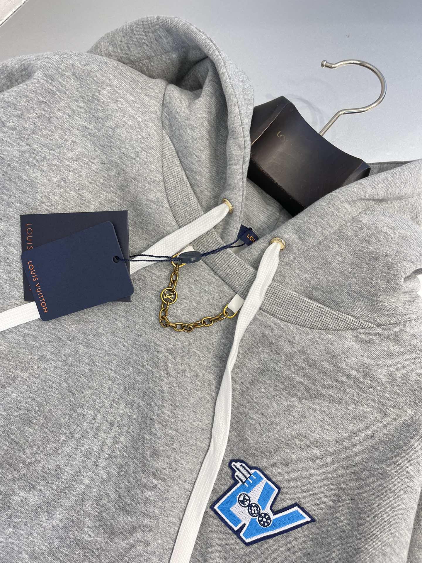 lv-flight-mode-cropped-hoodie-5035_16844006526-1000