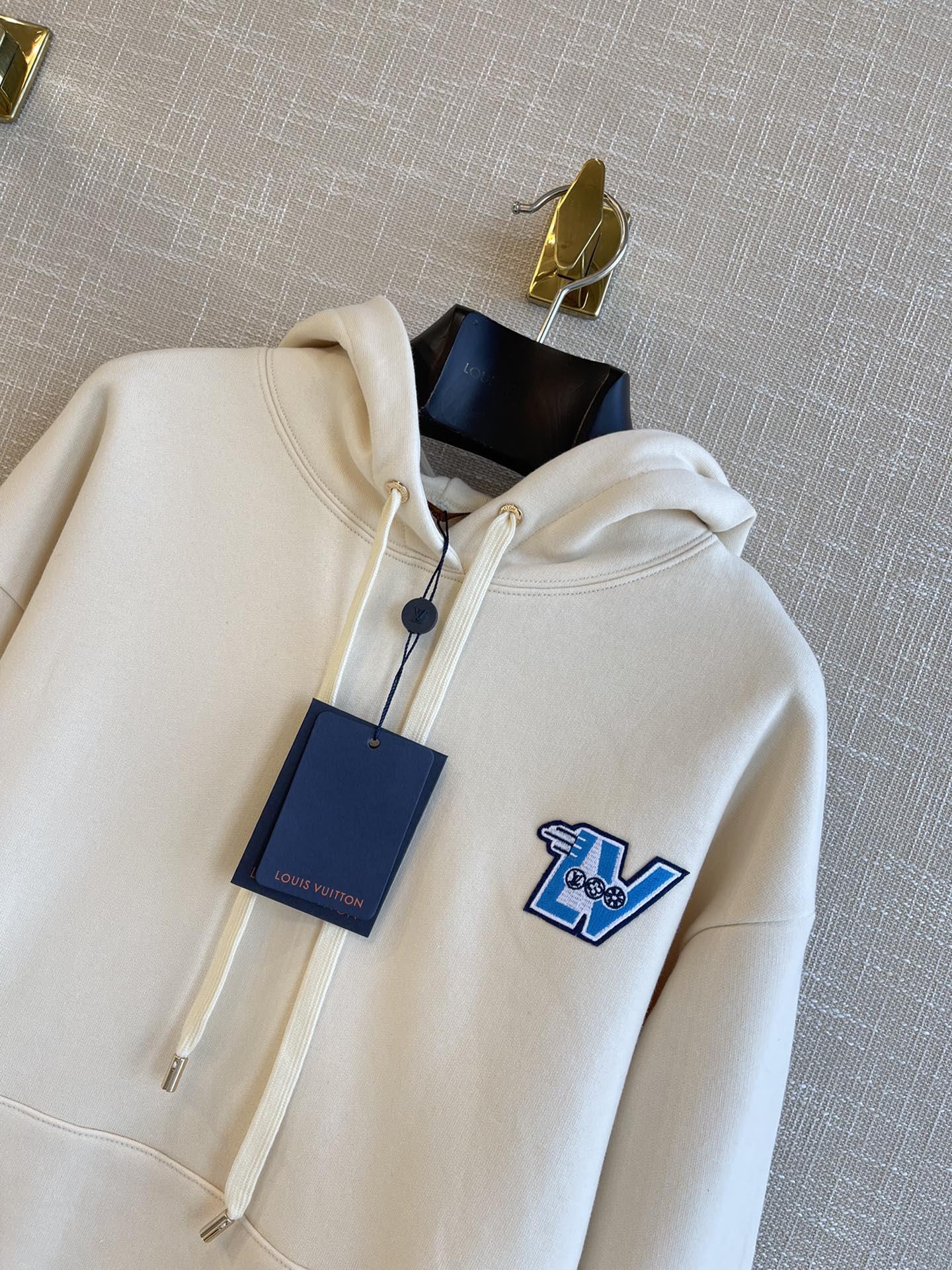 lv-flight-mode-hoodie-5032_16844006484-1000