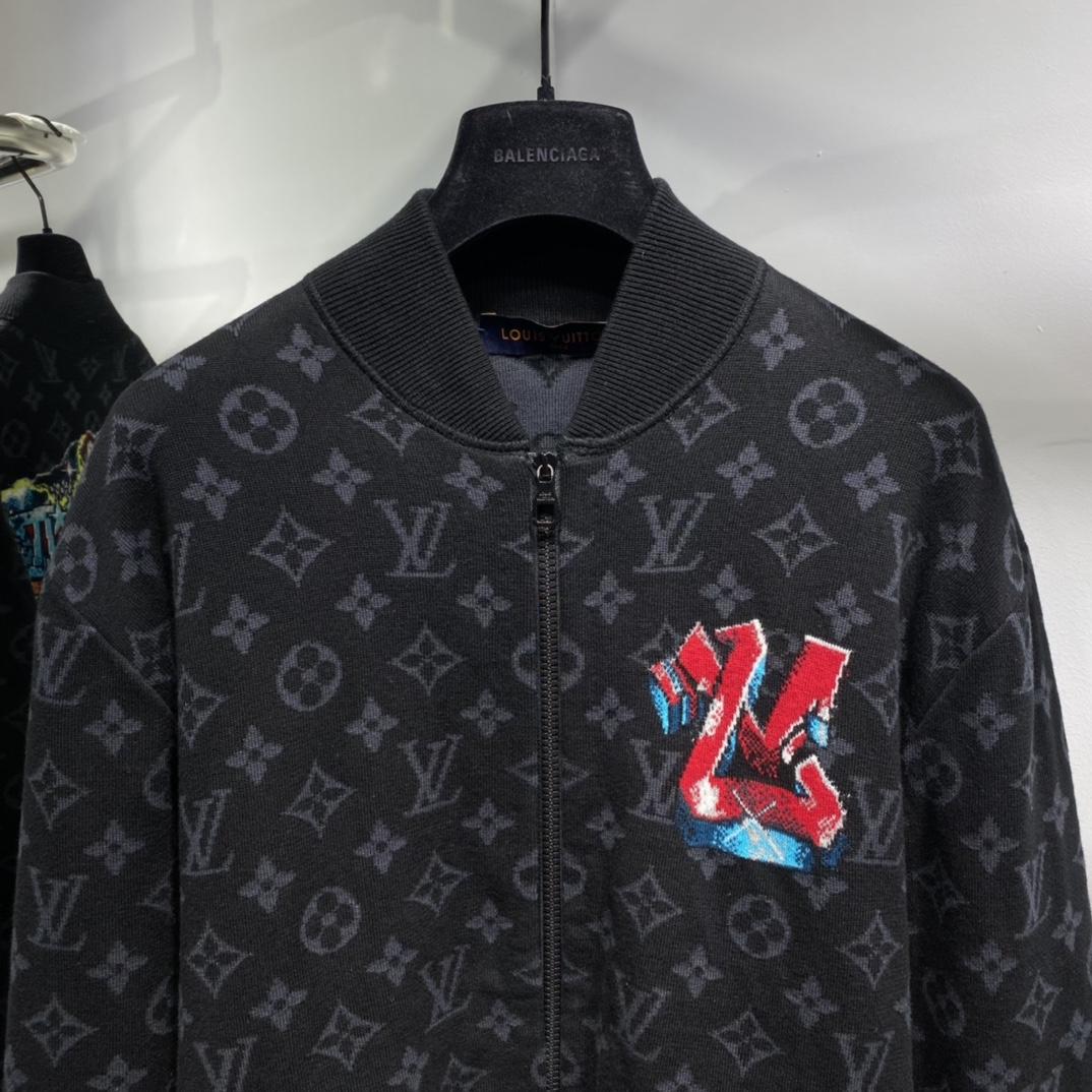 lv-graffiti-zipped-blouson-3153_16843962034-1000