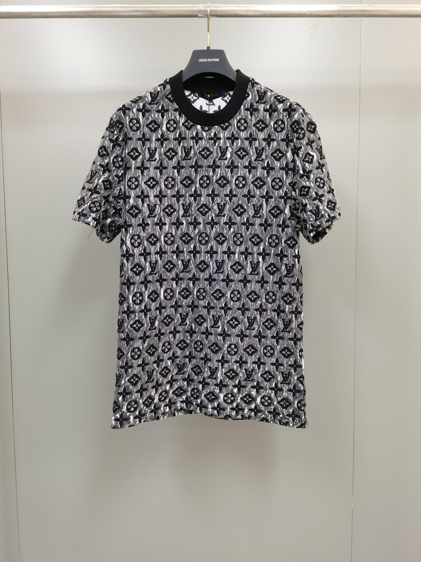 lv-monogram-t-shirt-7216_16845021052-1000