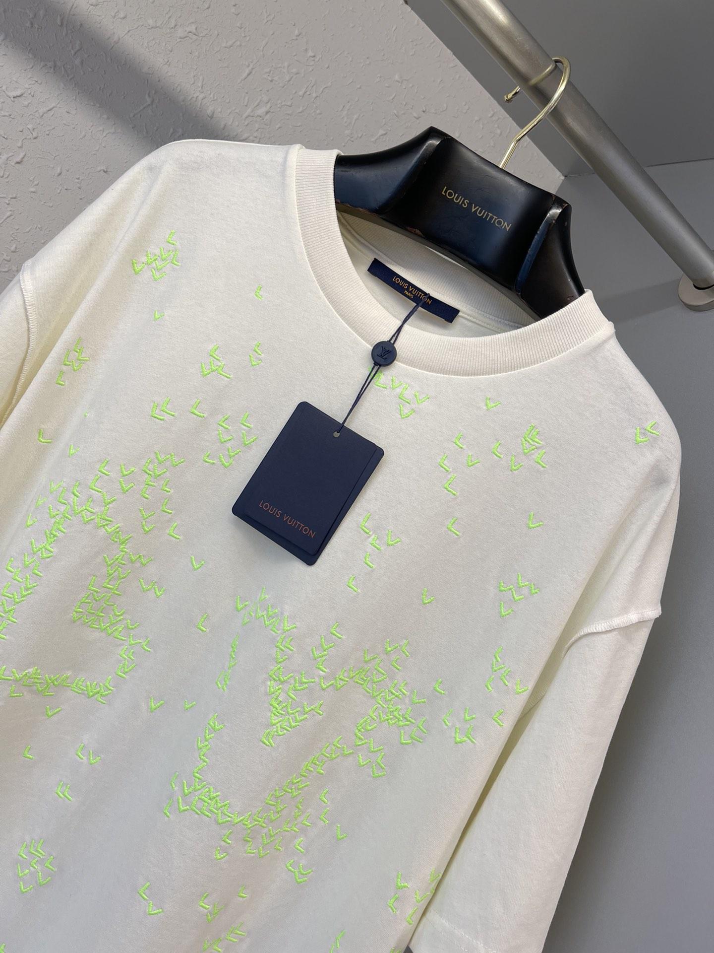 lv-spread-embroidery-t-shirt-2158_16844980694-1000