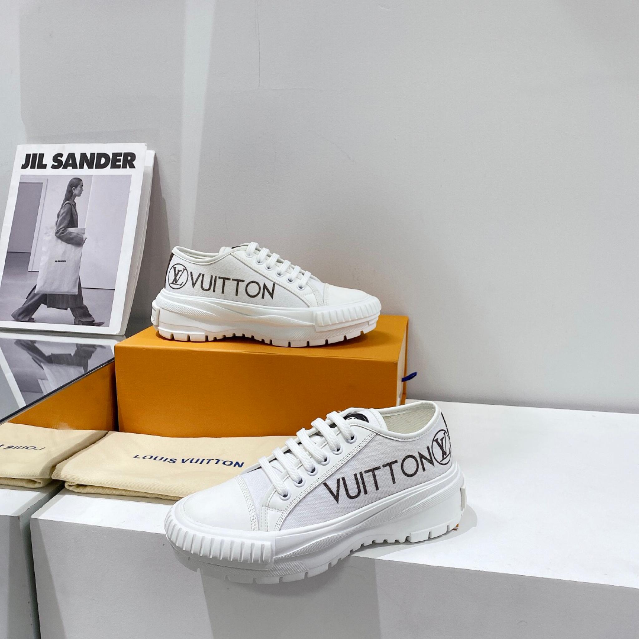 lv-squad-sneaker-1689_16843943113-1000