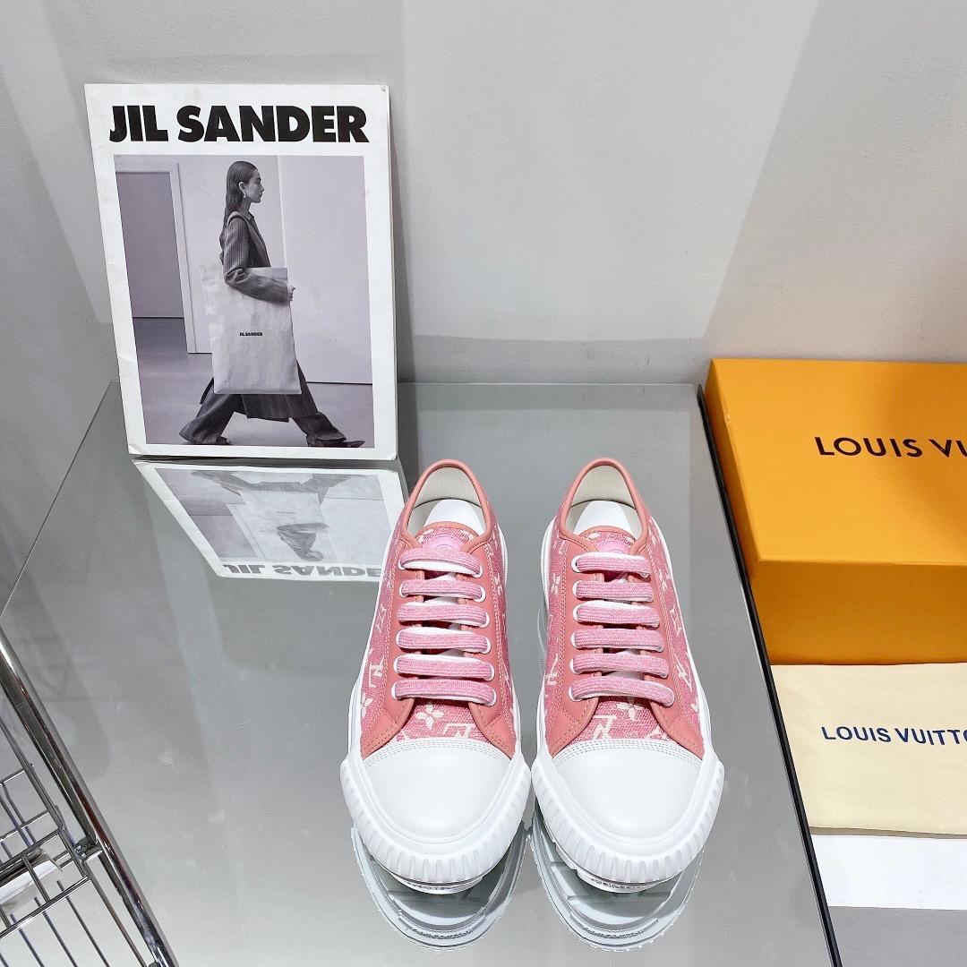 lv-squad-sneaker-1698_16843943333-1000