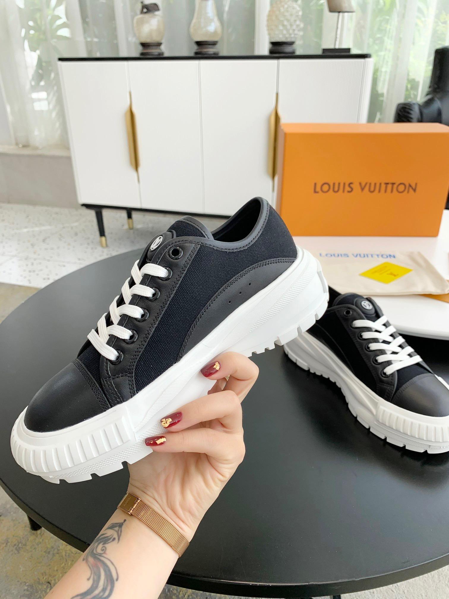 lv-squad-sneaker-1705_16843943492-1000