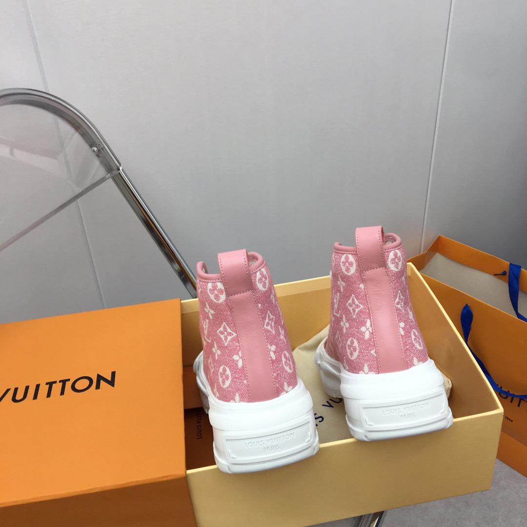 lv-squad-sneaker-boot-1697_16843943328-1000