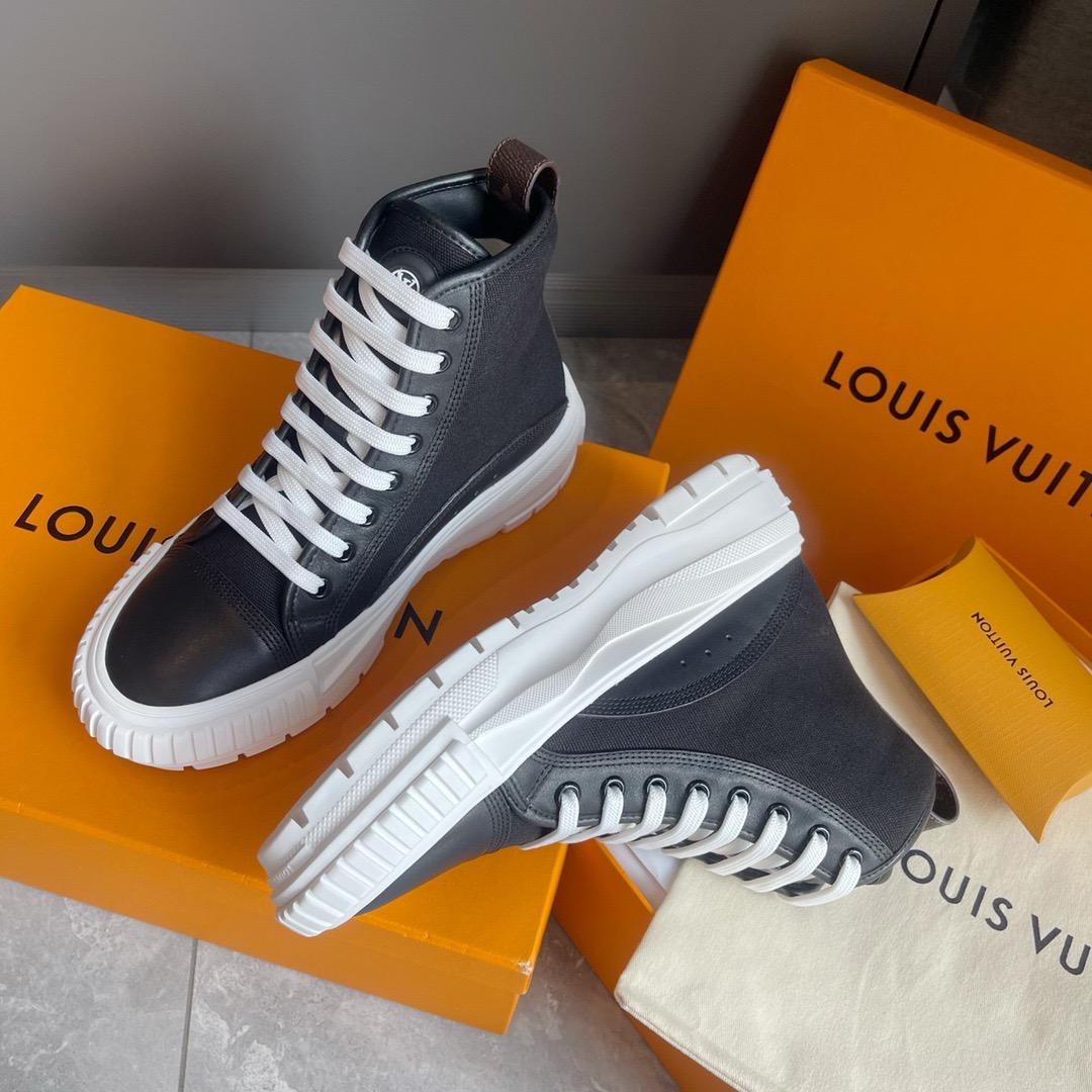 lv-squad-sneaker-boot-1707_16843943535-1000