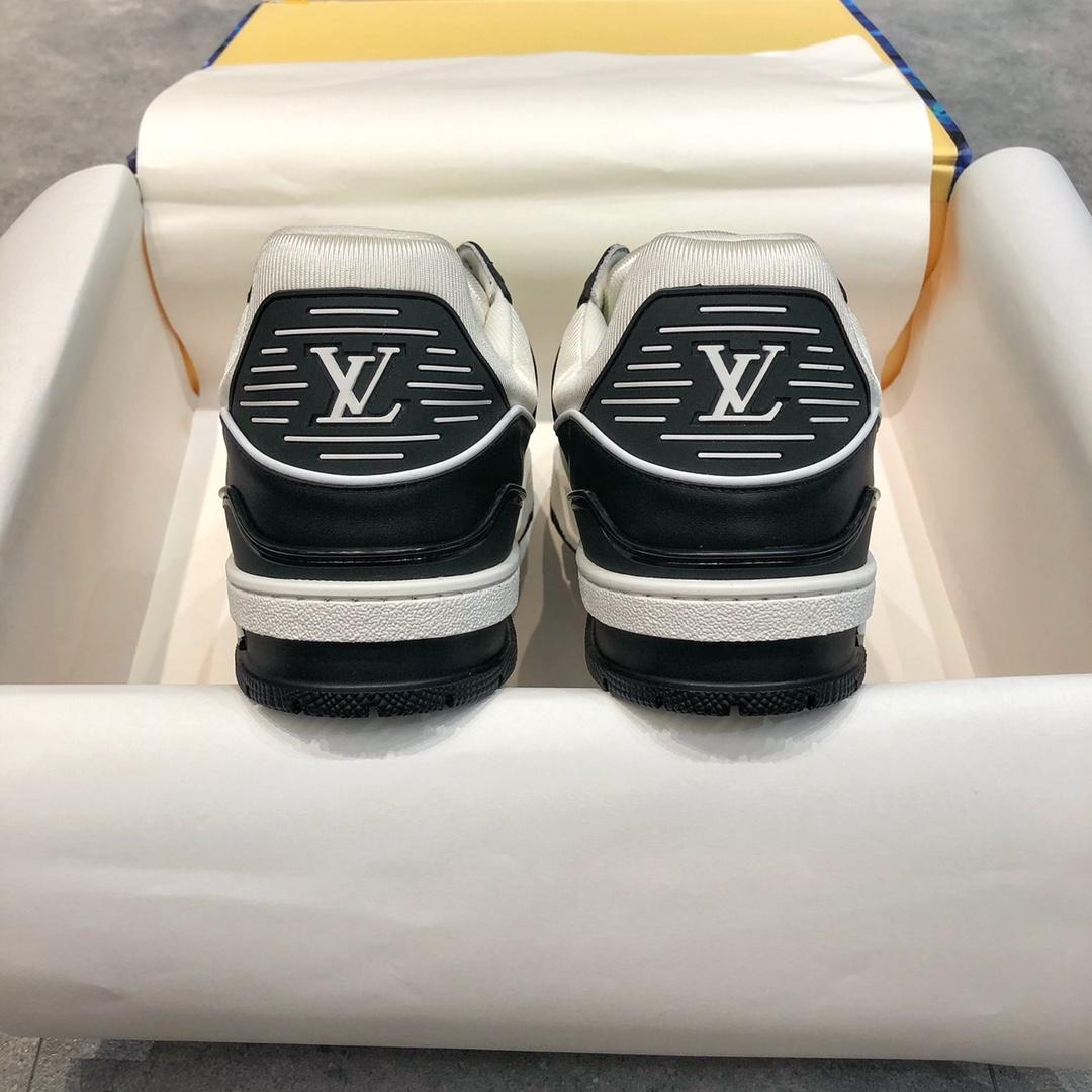 lv-trainer-sneaker-3278_168439654610-1000