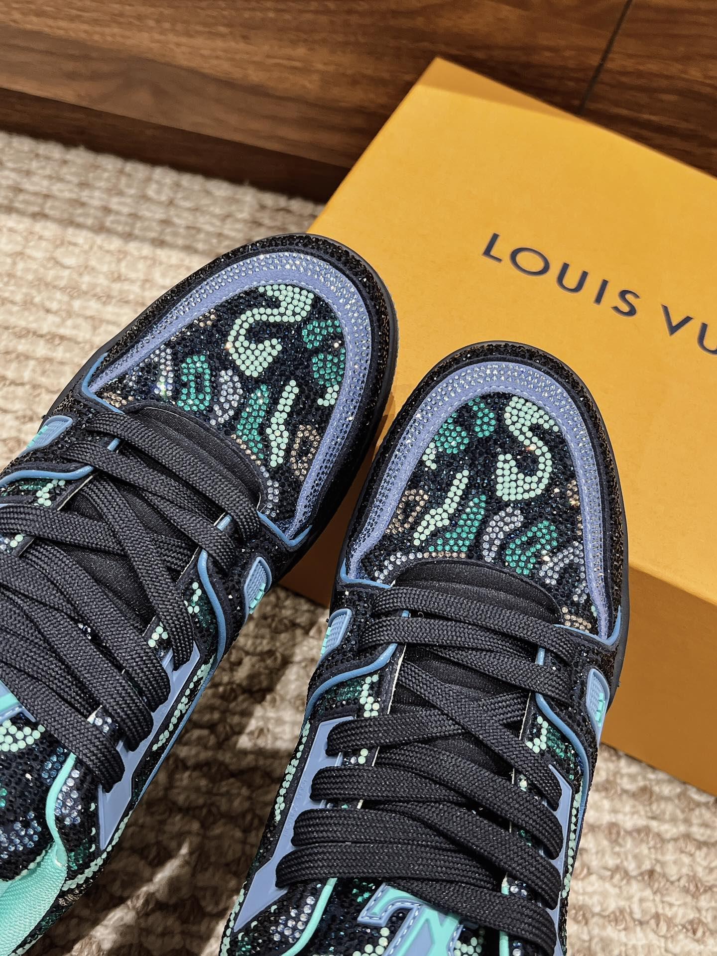 lv-trainer-sneaker-5025_16844006347-1000