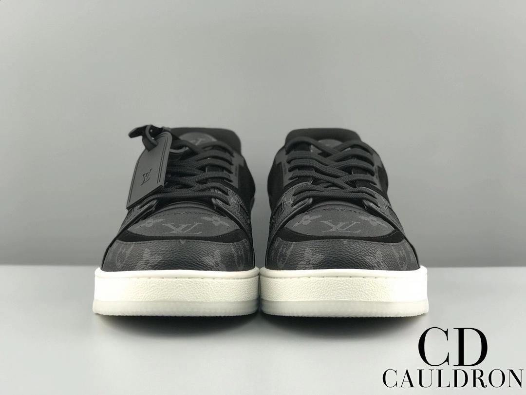 lv-trainer-sneaker-610_16843500734-1000