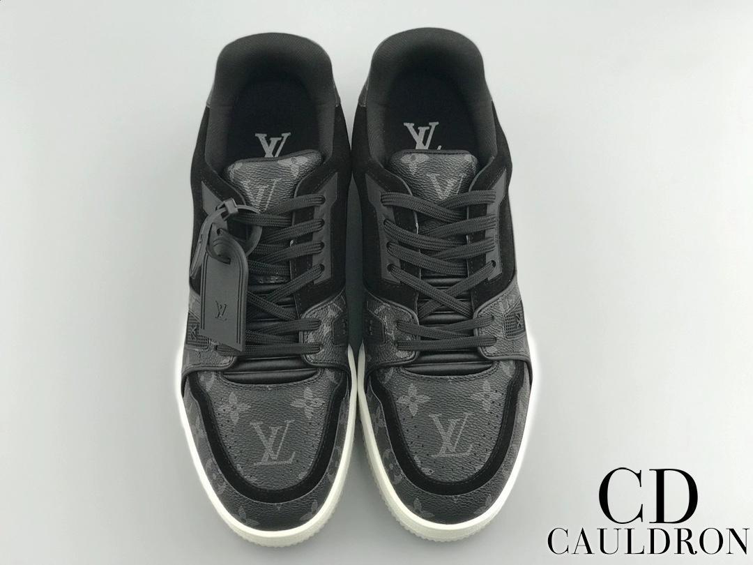 lv-trainer-sneaker-610_16843500735-1000