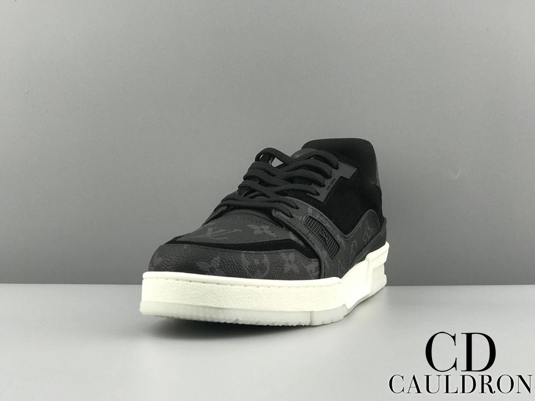 lv-trainer-sneaker-610_16843500736-1000