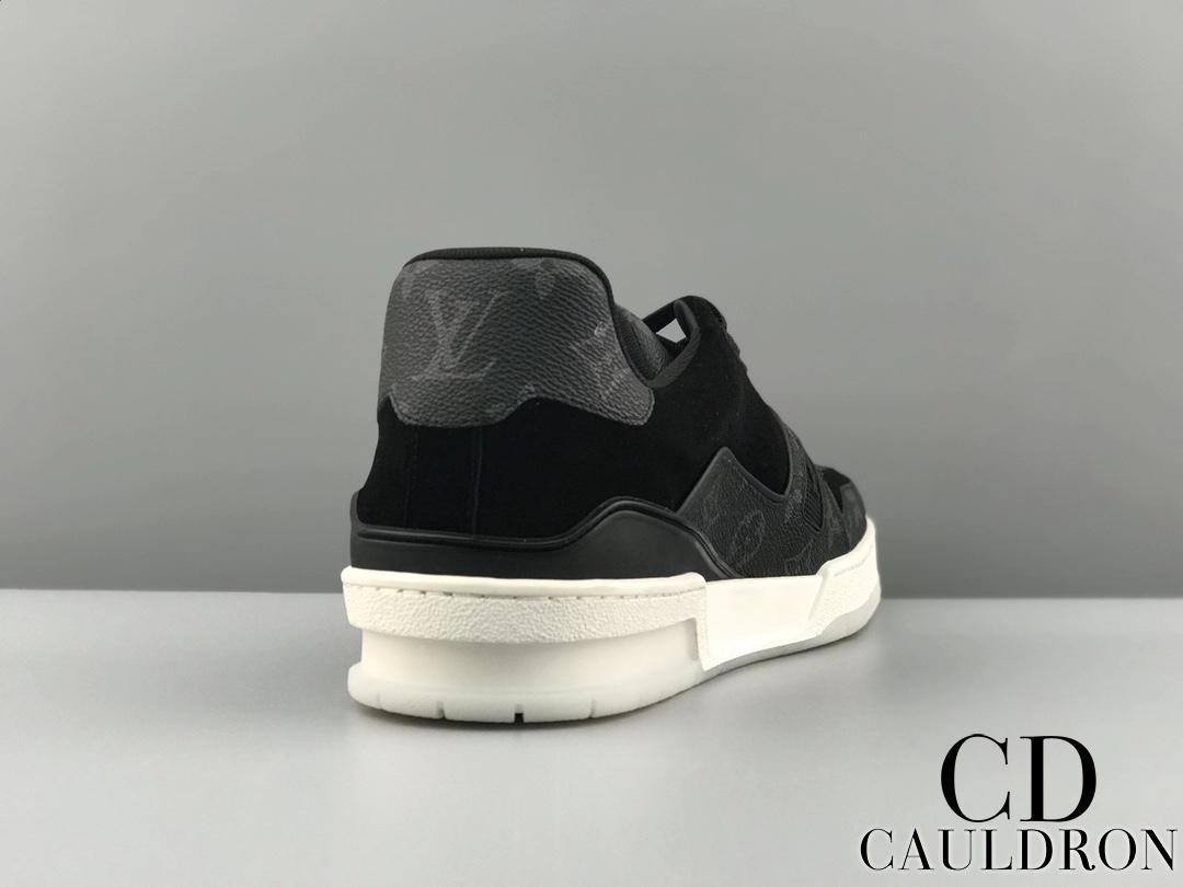 lv-trainer-sneaker-610_16843500747-1000