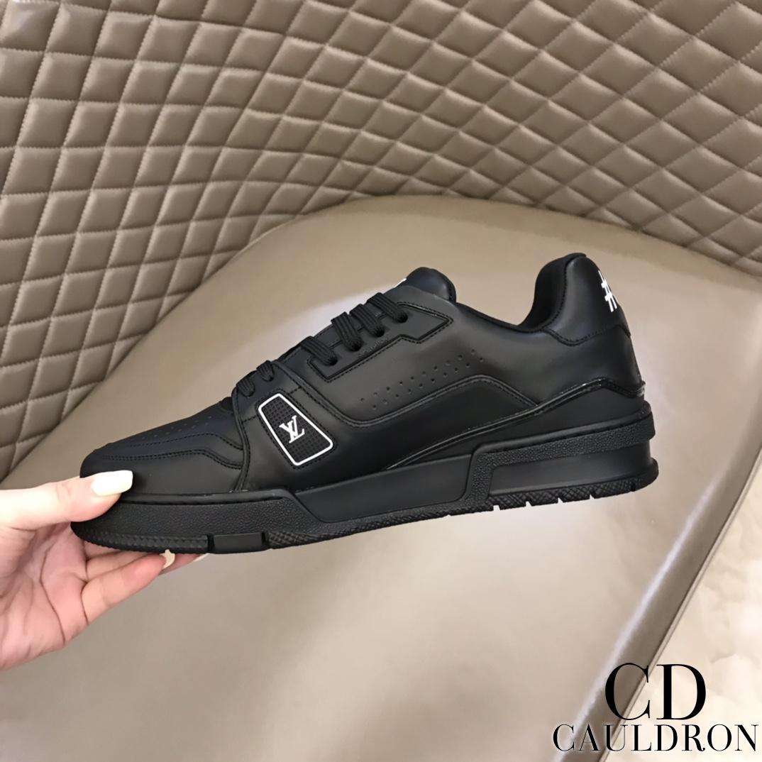 lv-trainer-sneaker-648_16843501633-1000