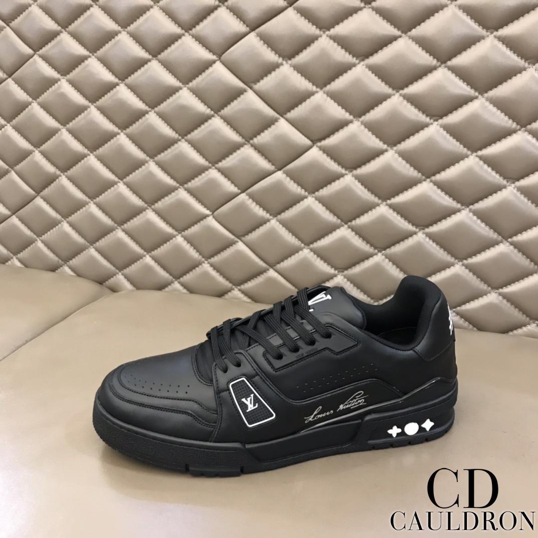 lv-trainer-sneaker-648_16843501637-1000