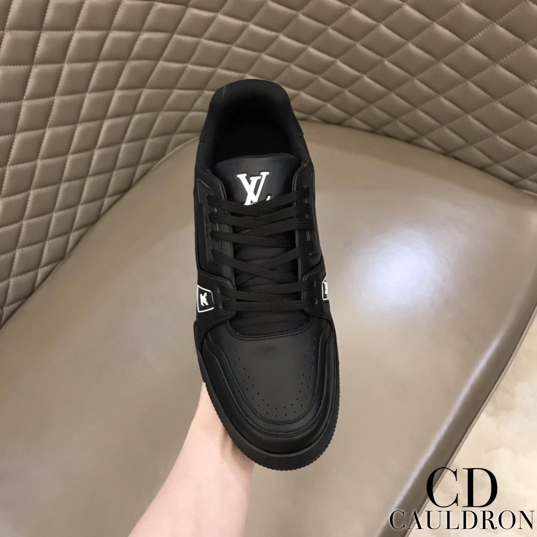 lv-trainer-sneaker-648_16843501638-1000