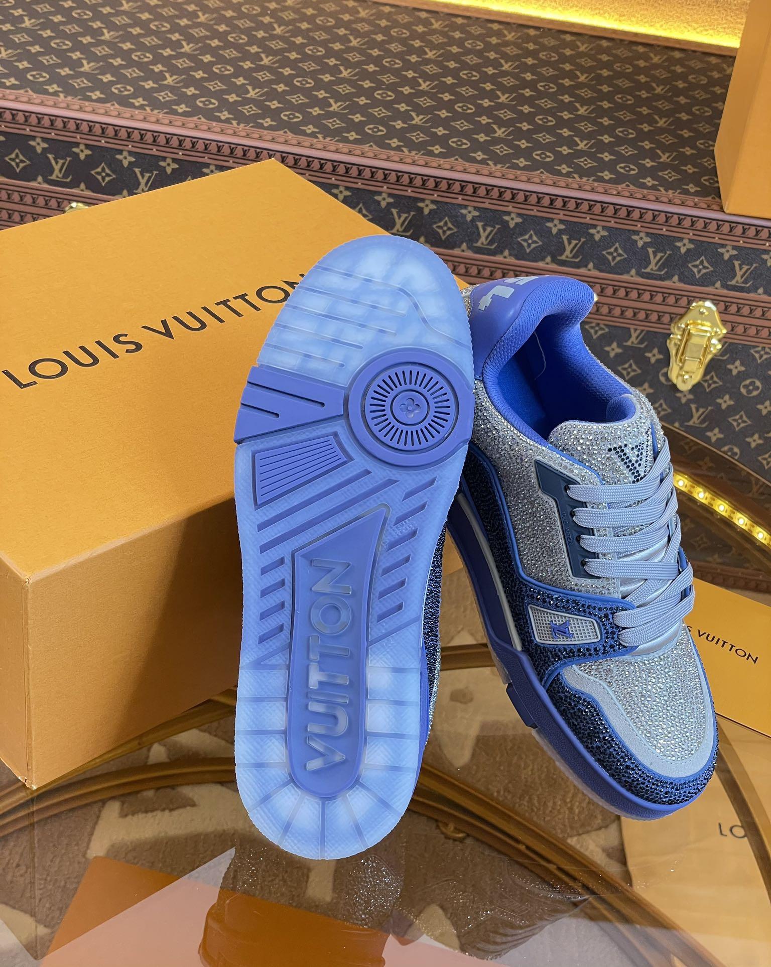 lv-trainers-2799_16843957753-1000