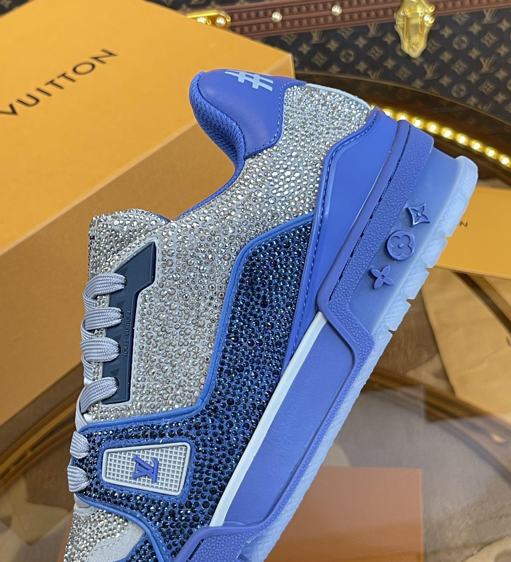 lv-trainers-2799_16843957754-1000