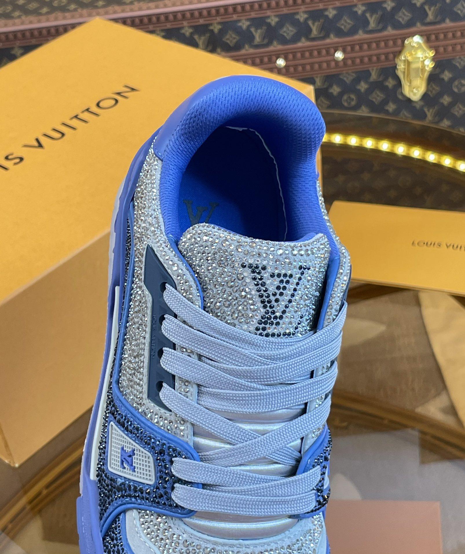 lv-trainers-2799_16843957778-1000