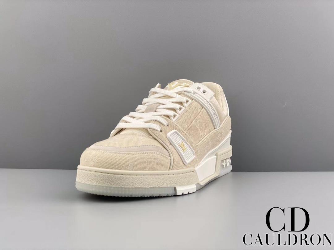 lv-trainers-651_16843501686-1000