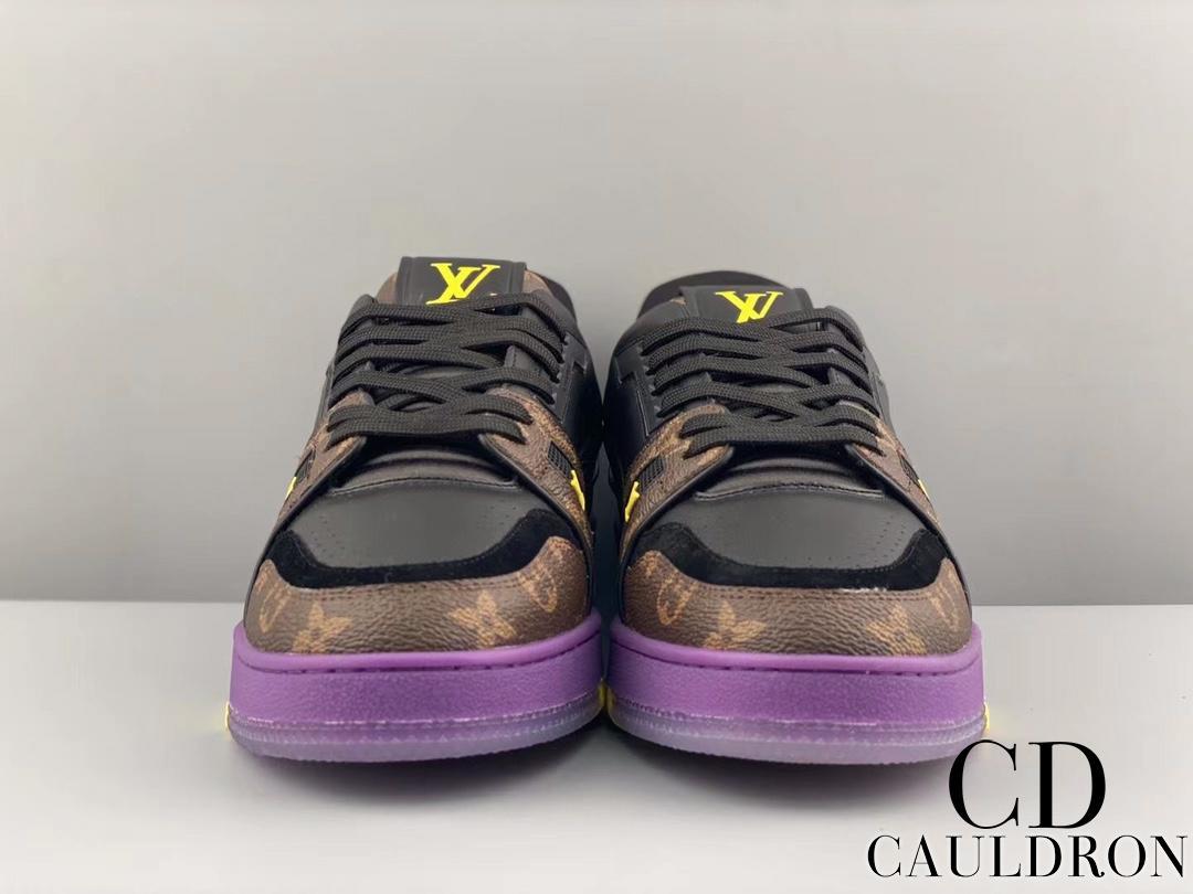 lv-trainers-660_16843501935-1000