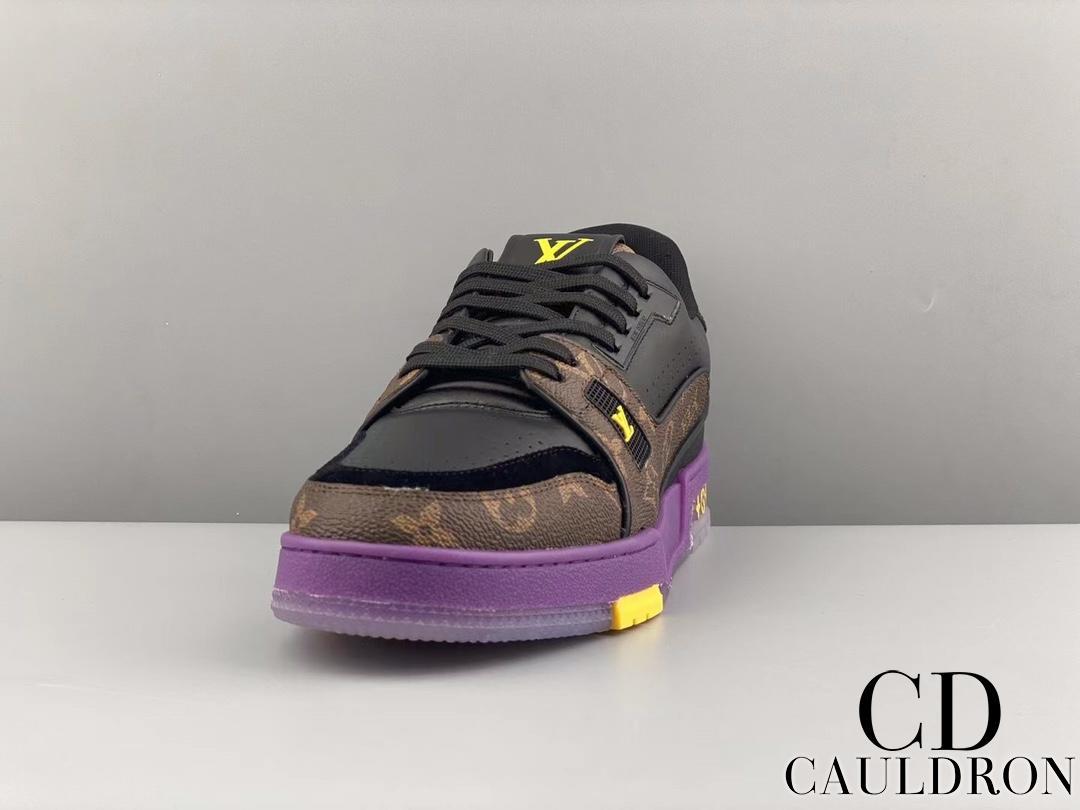 lv-trainers-660_16843501936-1000