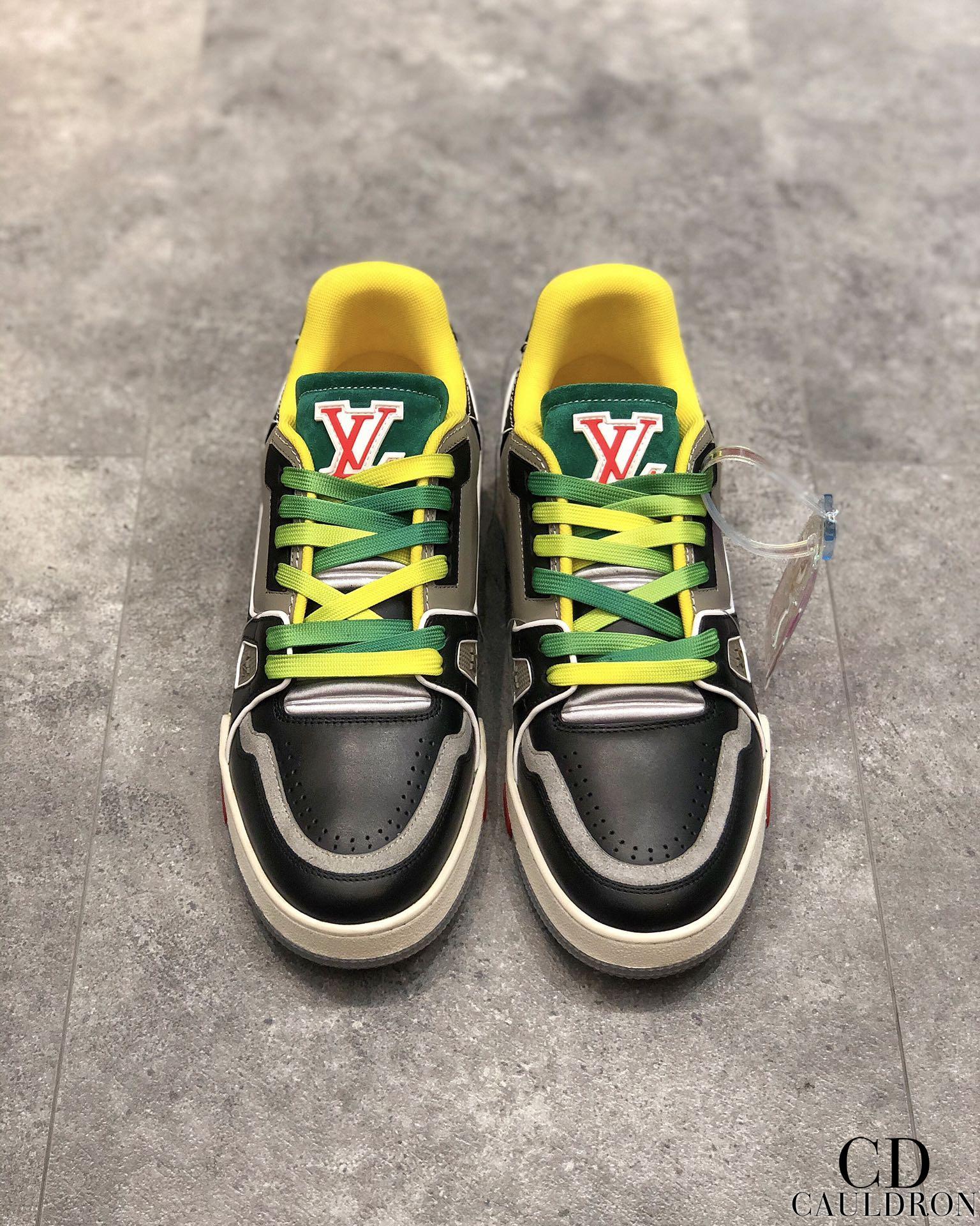 lv-trainers-661_16843501966-1000