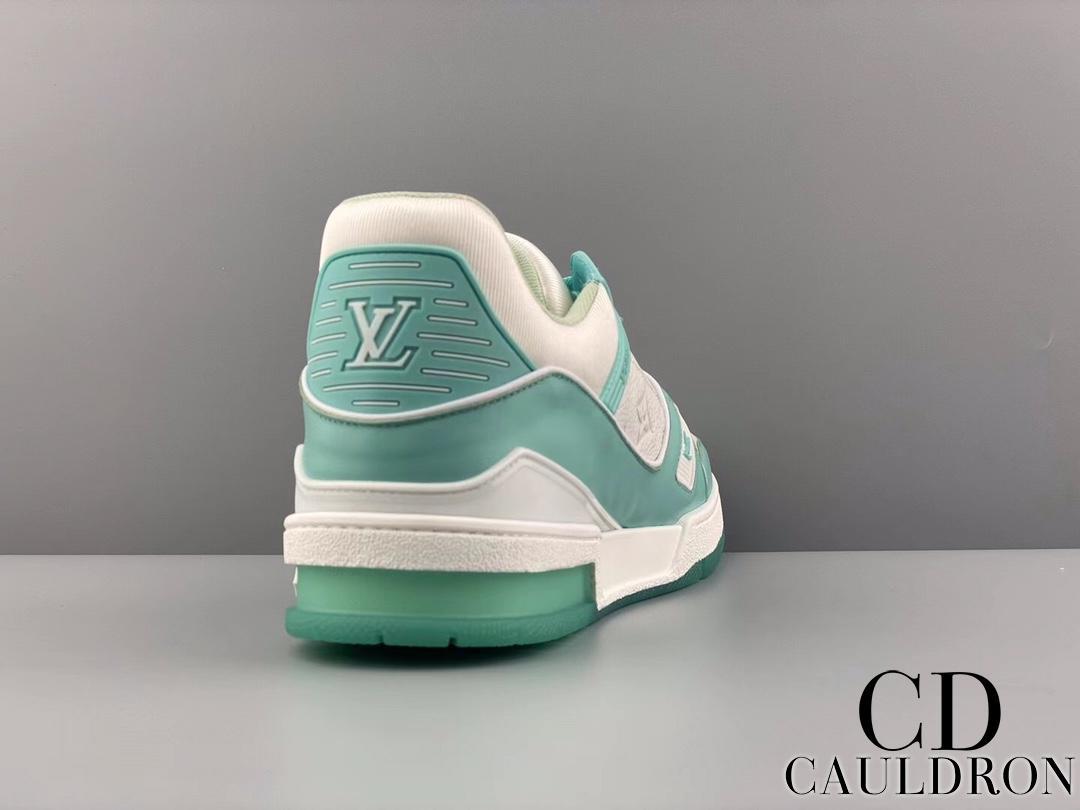 lv-trainers-663_16843502028-1000