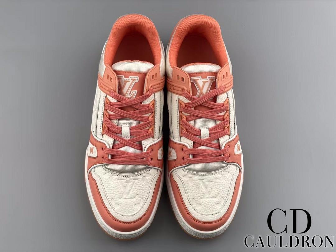 lv-trainers-664_16843502034-1000