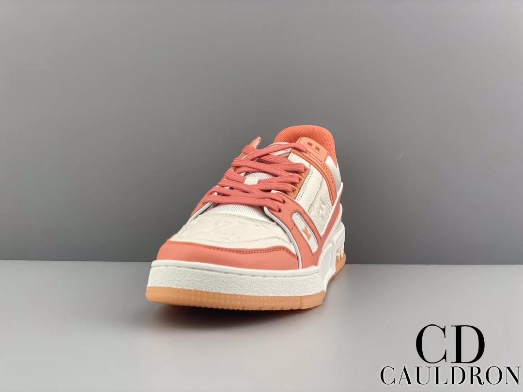 lv-trainers-664_16843502046-1000