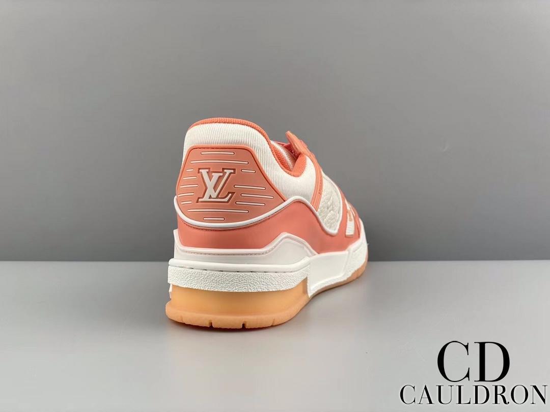 lv-trainers-664_16843502047-1000