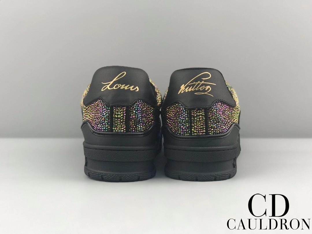 lv-trainers-666_16843502067-1000