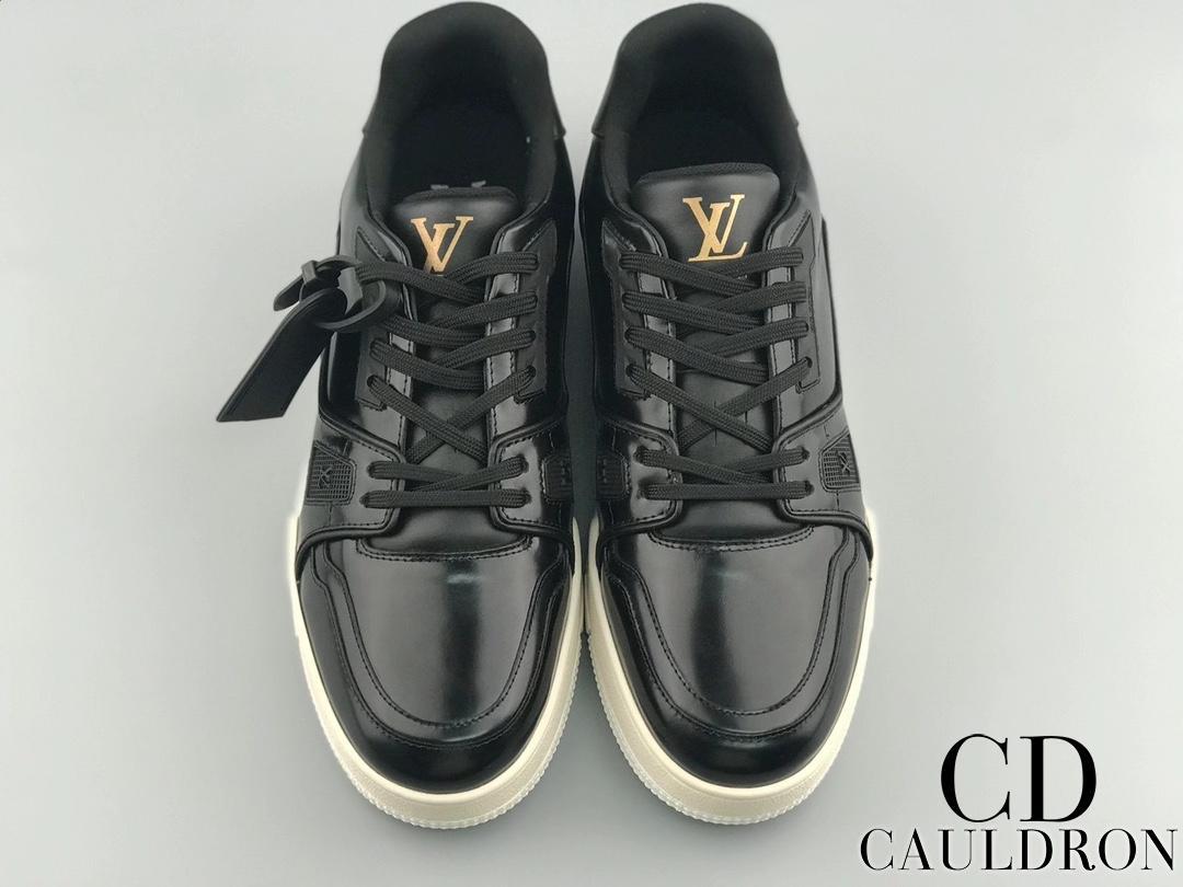 lv-trainers-667_16843502074-1000