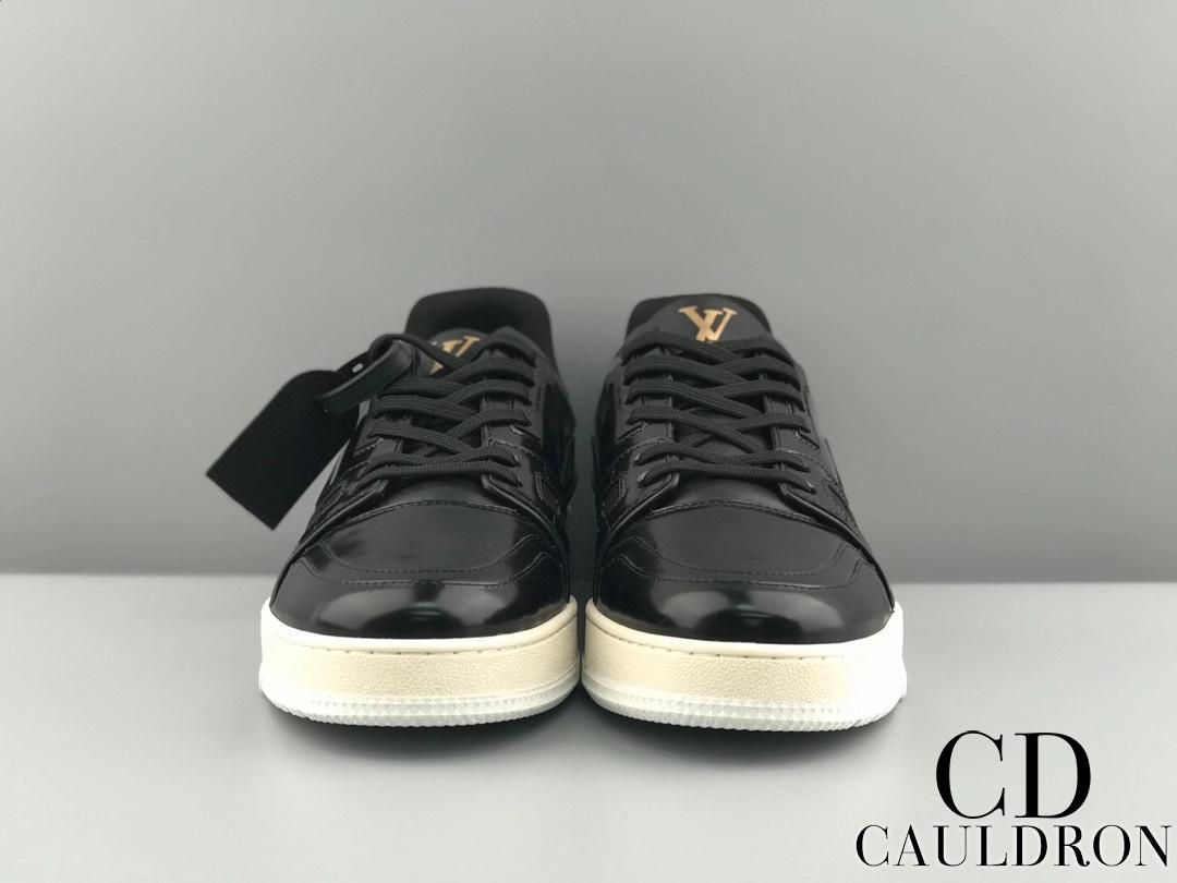 lv-trainers-667_16843502085-1000