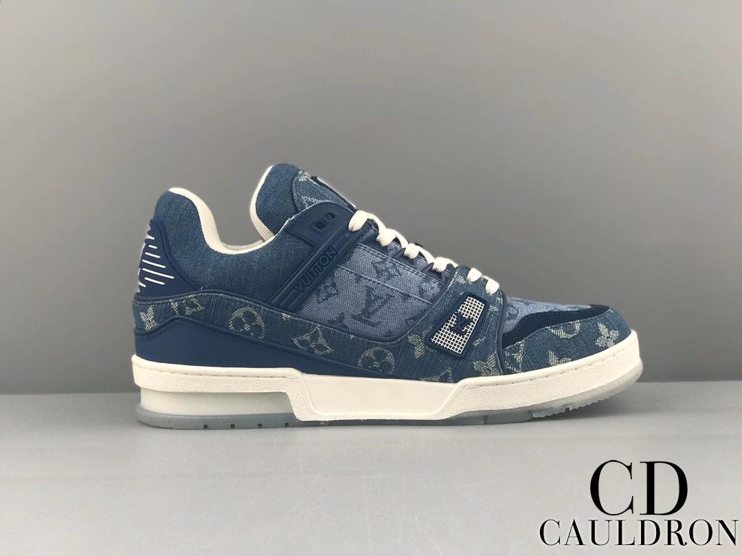 lv-trainers-673_16843502182-1000