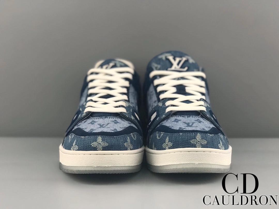 lv-trainers-673_16843502194-1000