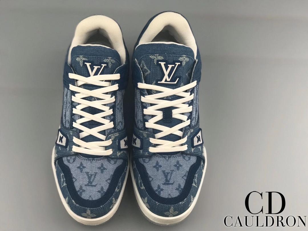 lv-trainers-673_16843502195-1000