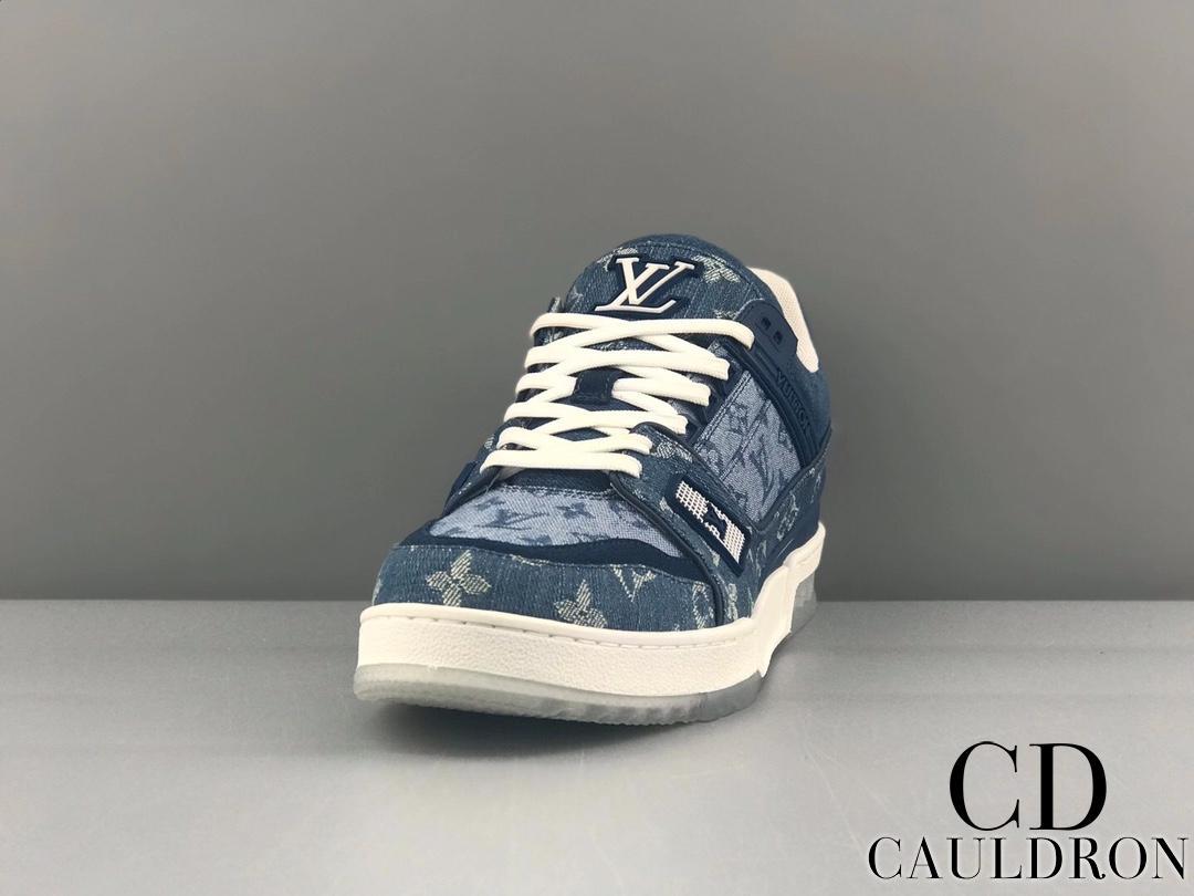 lv-trainers-673_16843502196-1000