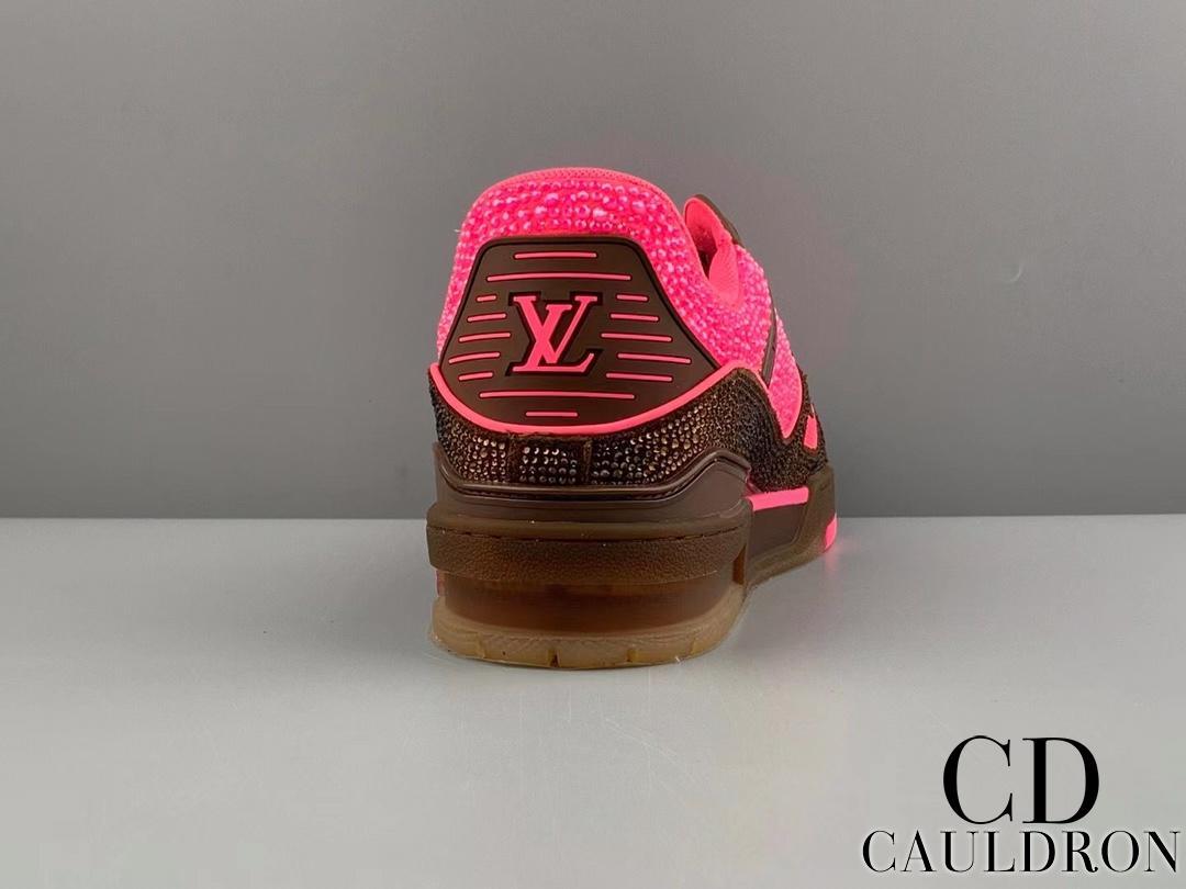 lv-trainers-675_16843502227-1000