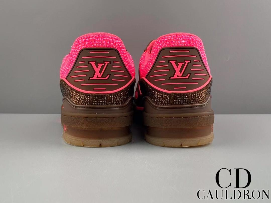 lv-trainers-675_16843502228-1000