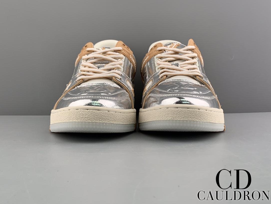 lv-trainers-679_16843502274-1000